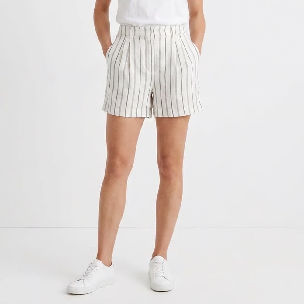 Old Navy Taylor Extra High-Rise Linen Blend Striped Shorts Cream Black M